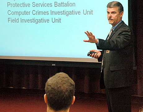 Chris Grey, that is.  The veteran CC, who cut his public affairs teeth in Grenada, Lebanon and elsewhere, is now PAOing for the Armys Criminal Investigation Division.  Chris visited DINFOS last week to debrief Public Affairs Leadership Department students on CIDs role in the recent Fort Hood shootings.  (Photo by LTC Frank Urben, USAF-ret.)